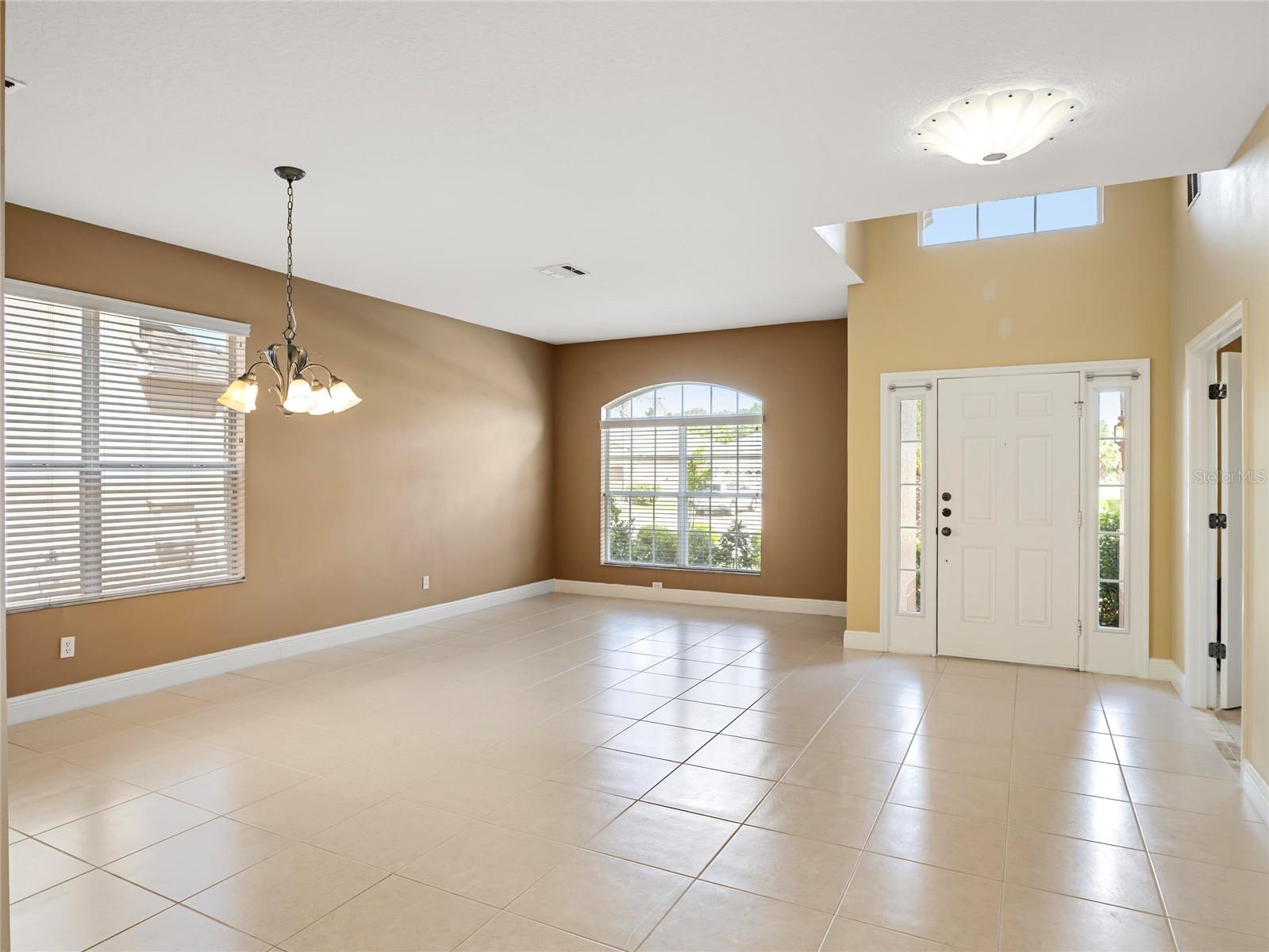 375 BRENTWOOD CLUB COVE