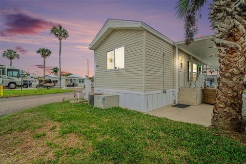 Photo of 9000 Us Highway 192 #529, Clermont, FL 34714 (MLS # O6390633)