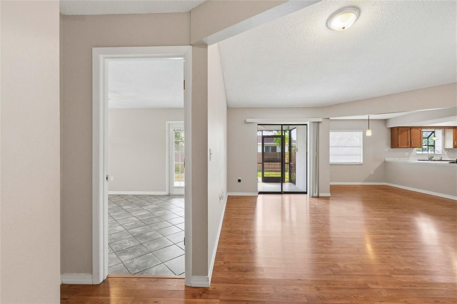 SOUTH VENICE - Residential
