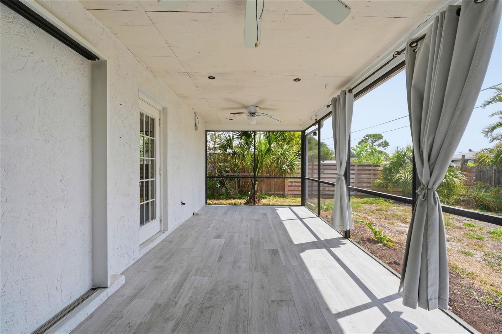 SOUTH VENICE - Residential