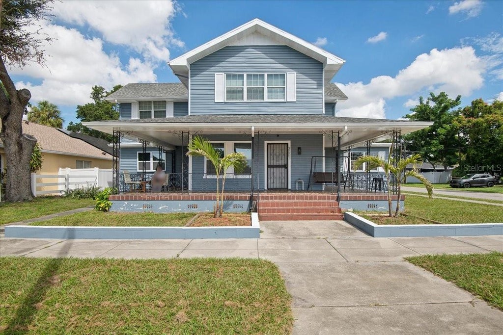Photo of 3001 W Chestnut Street, Tampa, FL 33607 (MLS # TB8551830)
