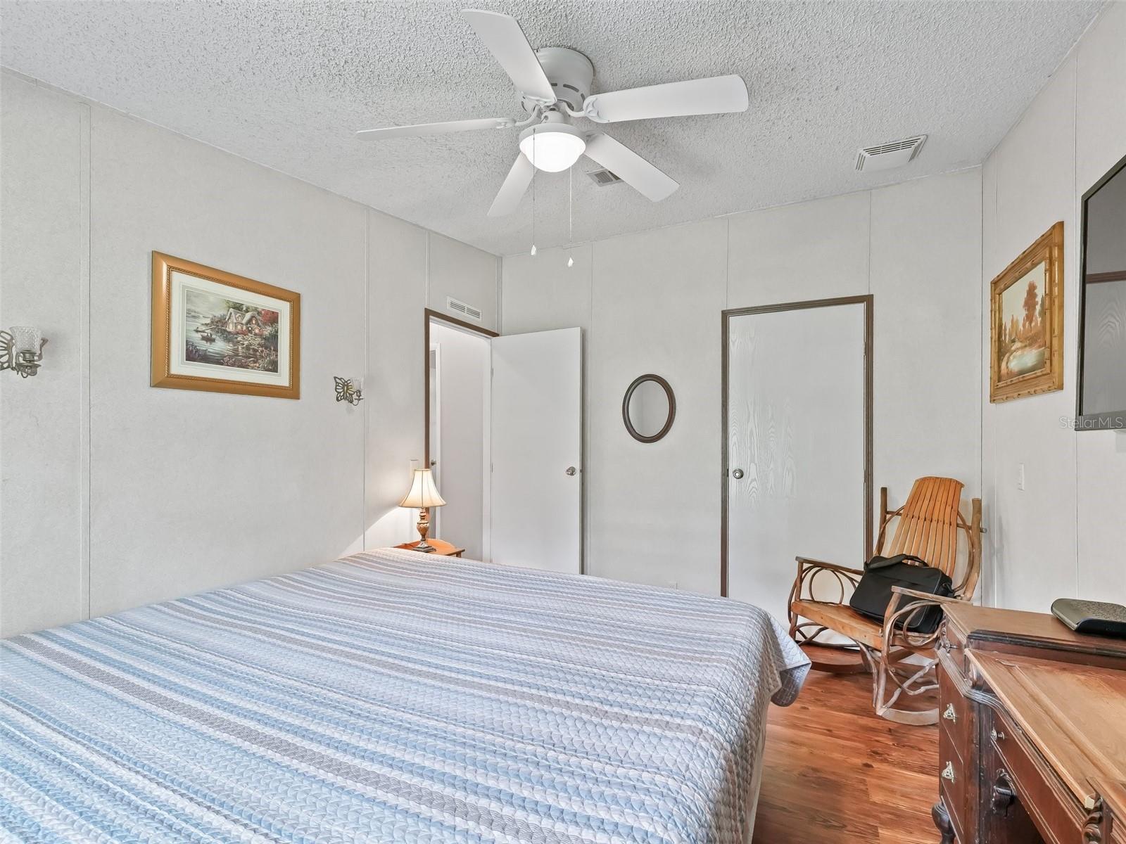 HOLIDAY SHORES - Residential