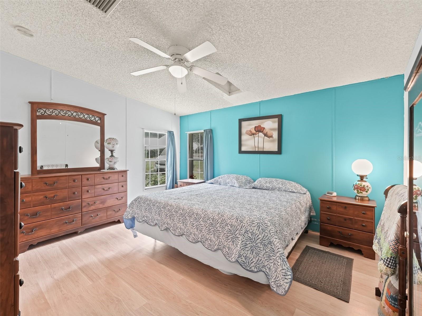 HOLIDAY SHORES - Residential