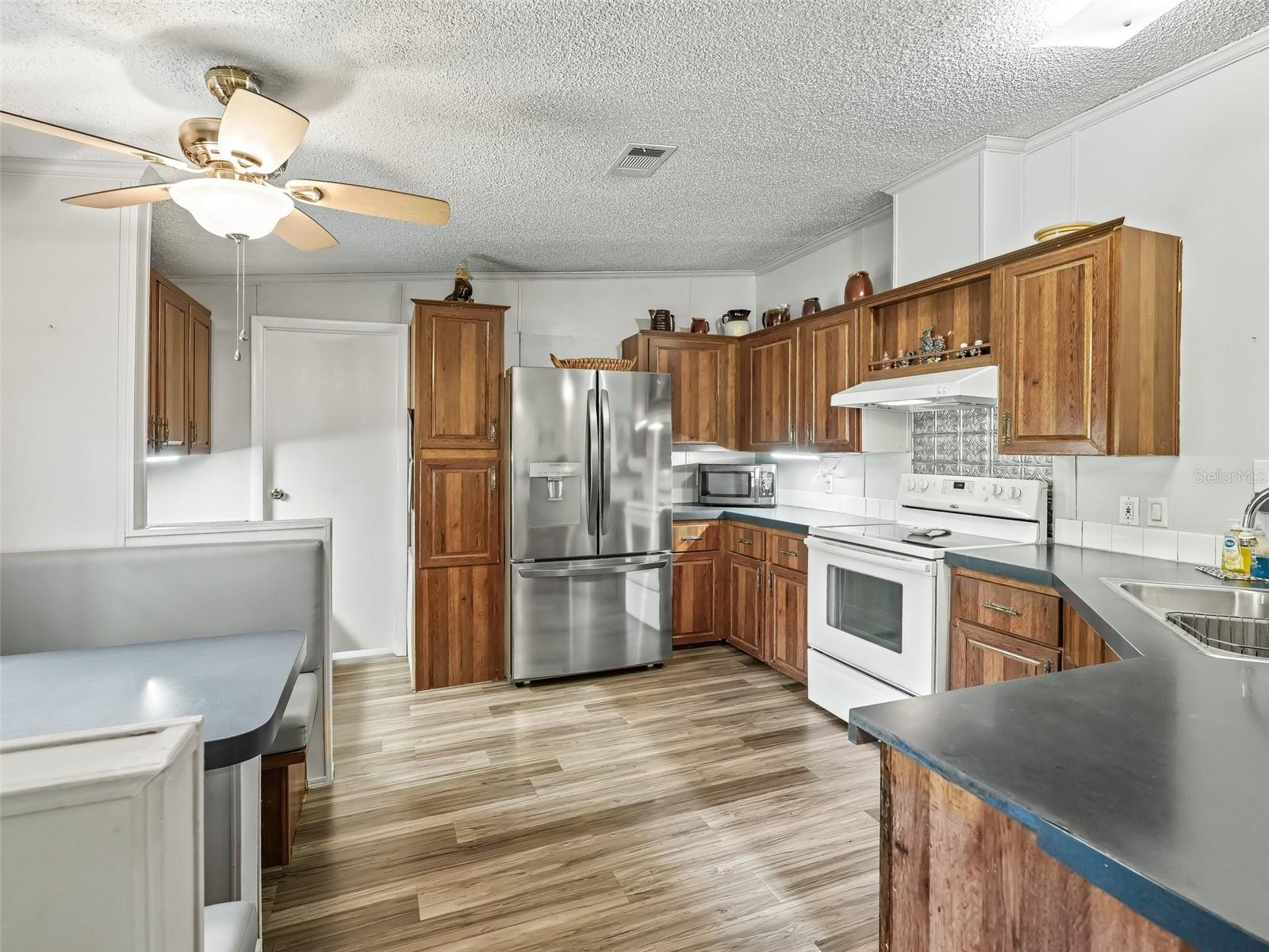 HOLIDAY SHORES - Residential