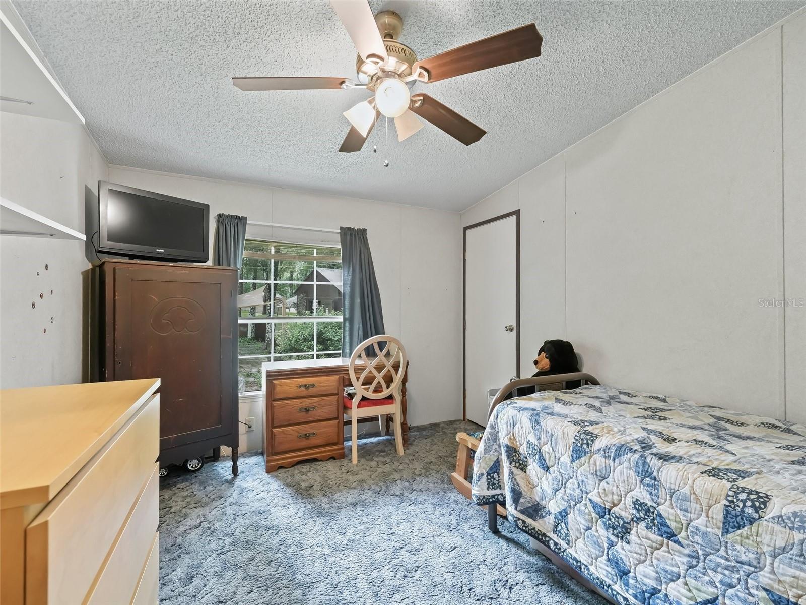 HOLIDAY SHORES - Residential