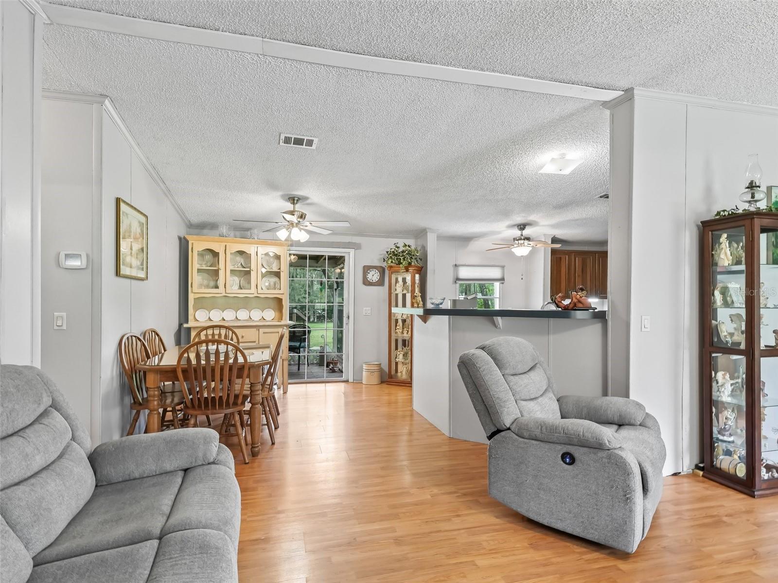 HOLIDAY SHORES - Residential