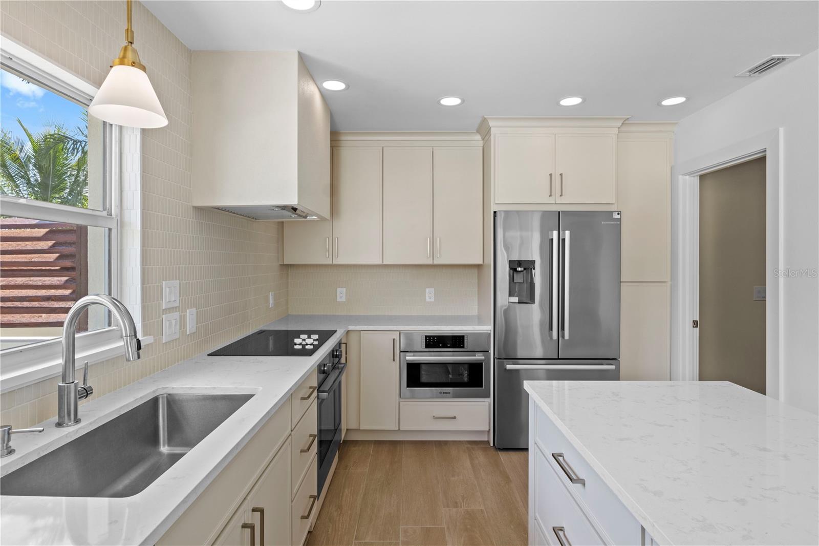 KEY ROYALE 9TH ADD - Residential