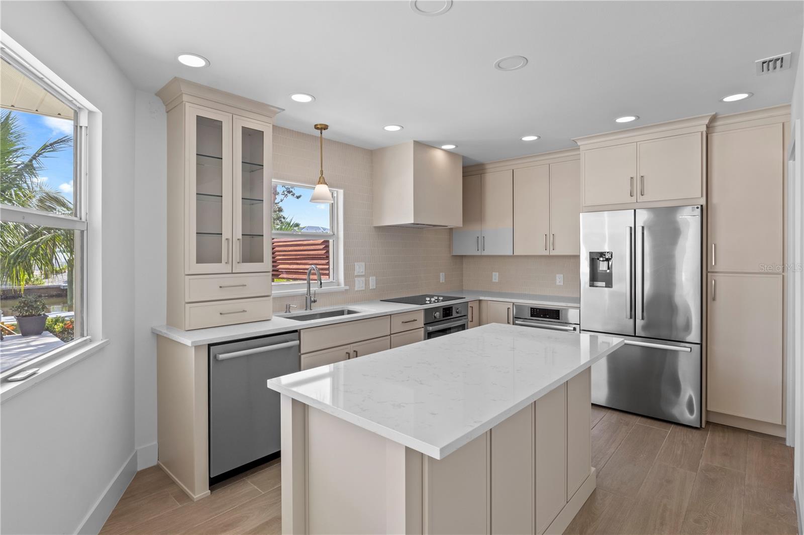 KEY ROYALE 9TH ADD - Residential