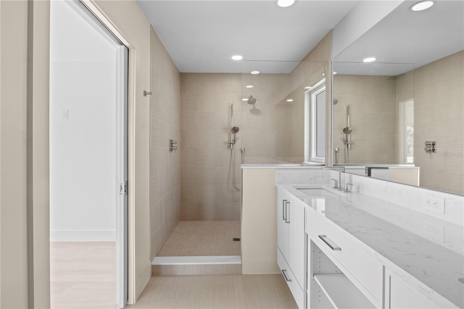 KEY ROYALE 9TH ADD - Residential
