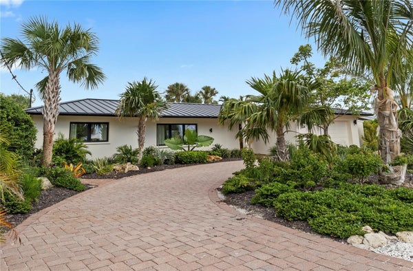 624 DUNDEE LN, HOLMES BEACH, FL 34217 - Image 184ef542e1951b8f8ce4909c9650e5bf/3680714237
