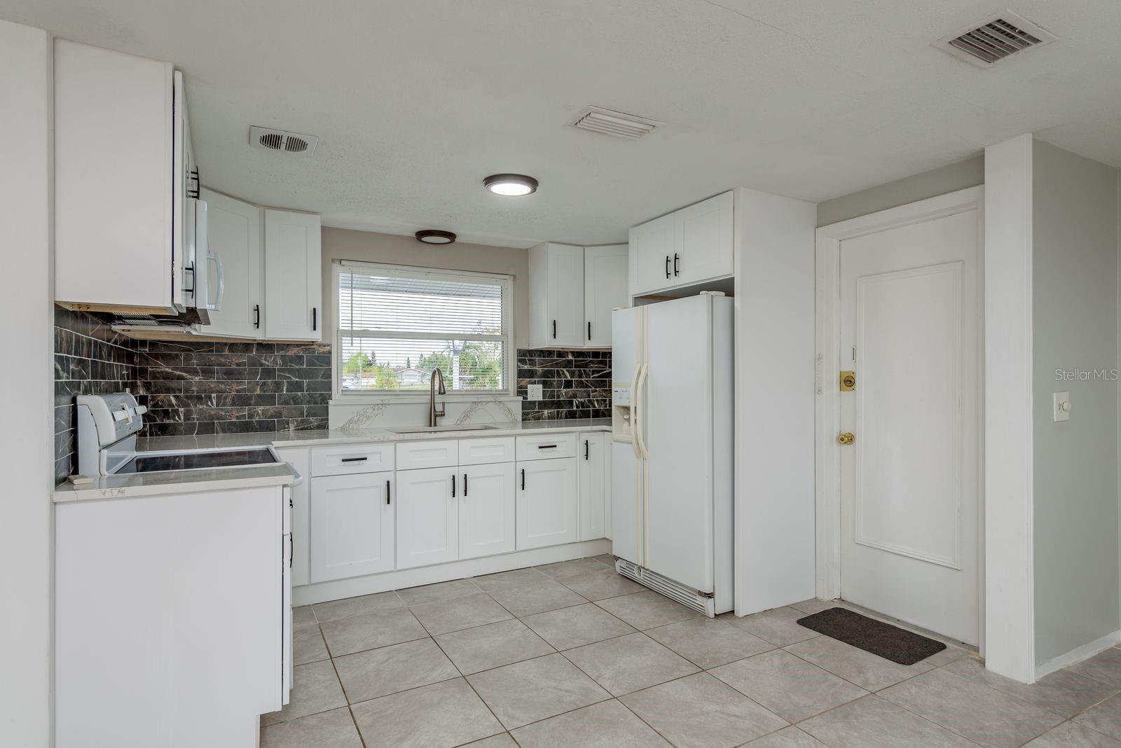 JASMINE LAKES - Residential Lease