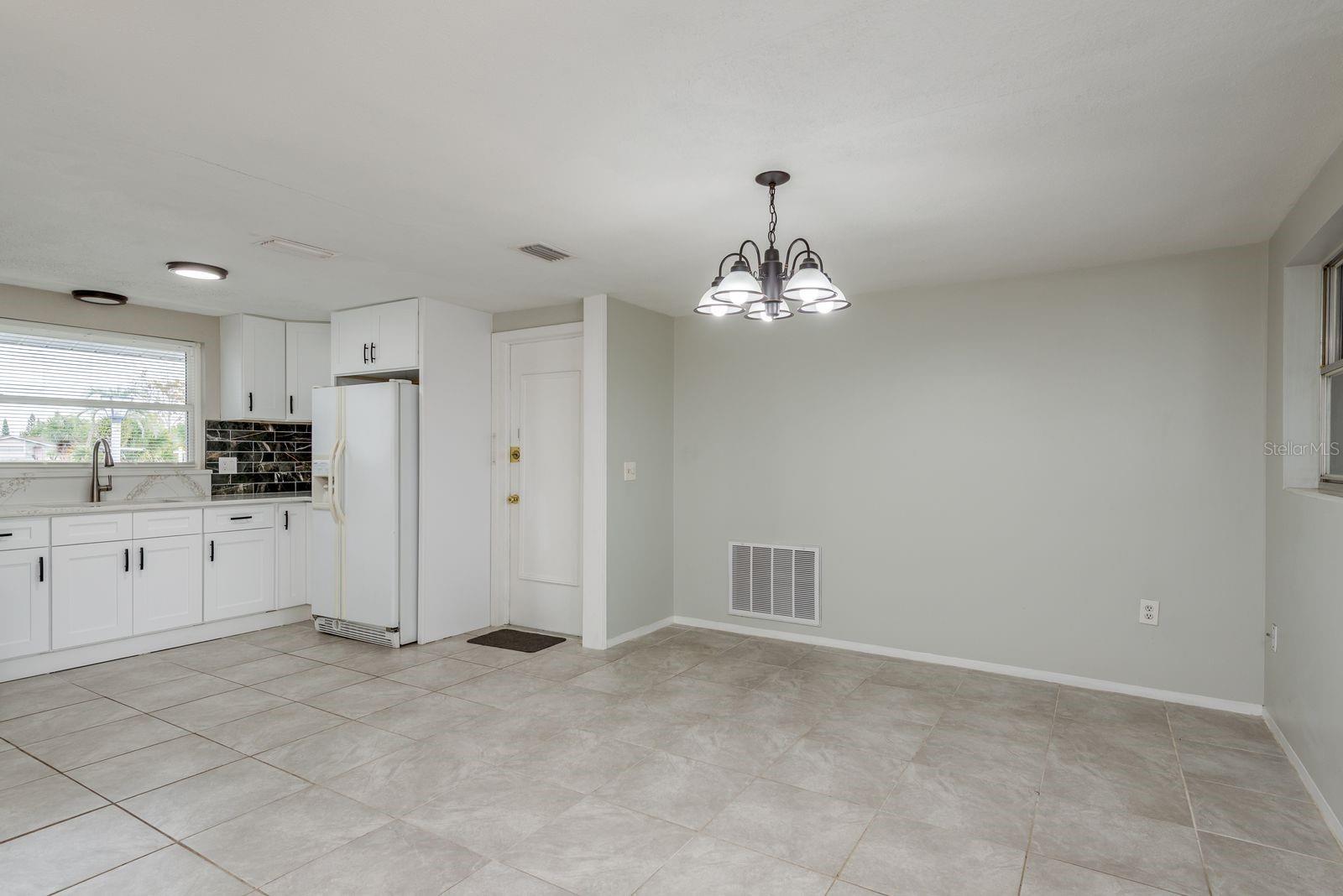 JASMINE LAKES - Residential Lease