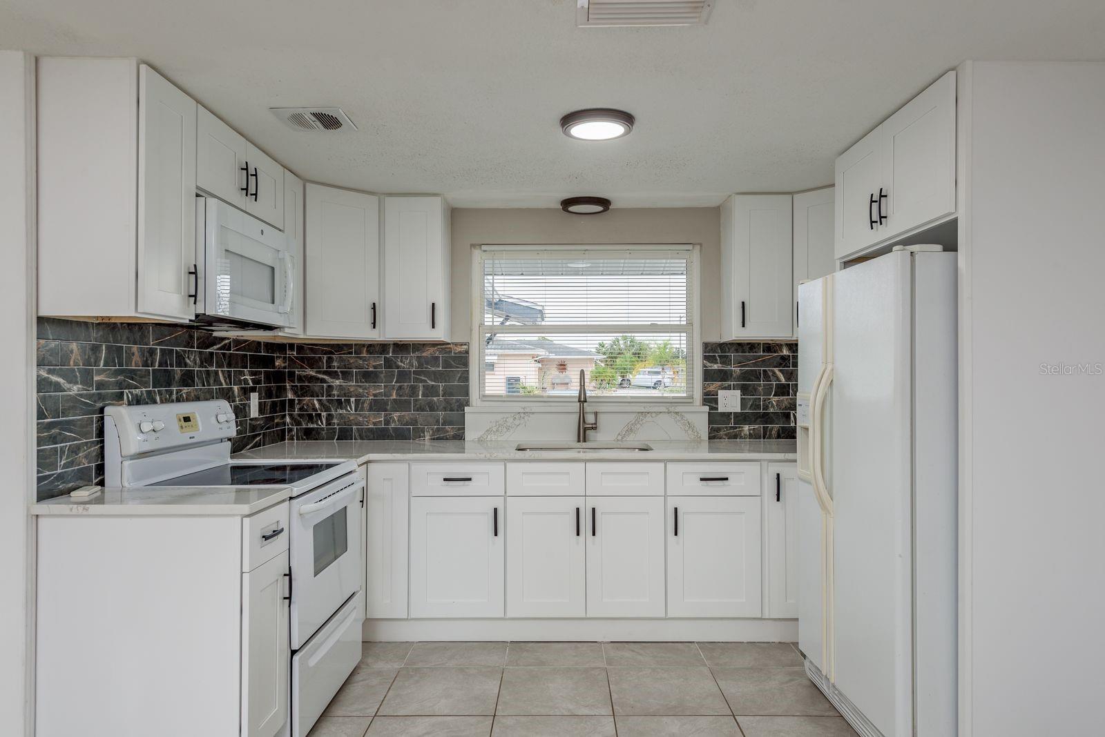 JASMINE LAKES - Residential Lease