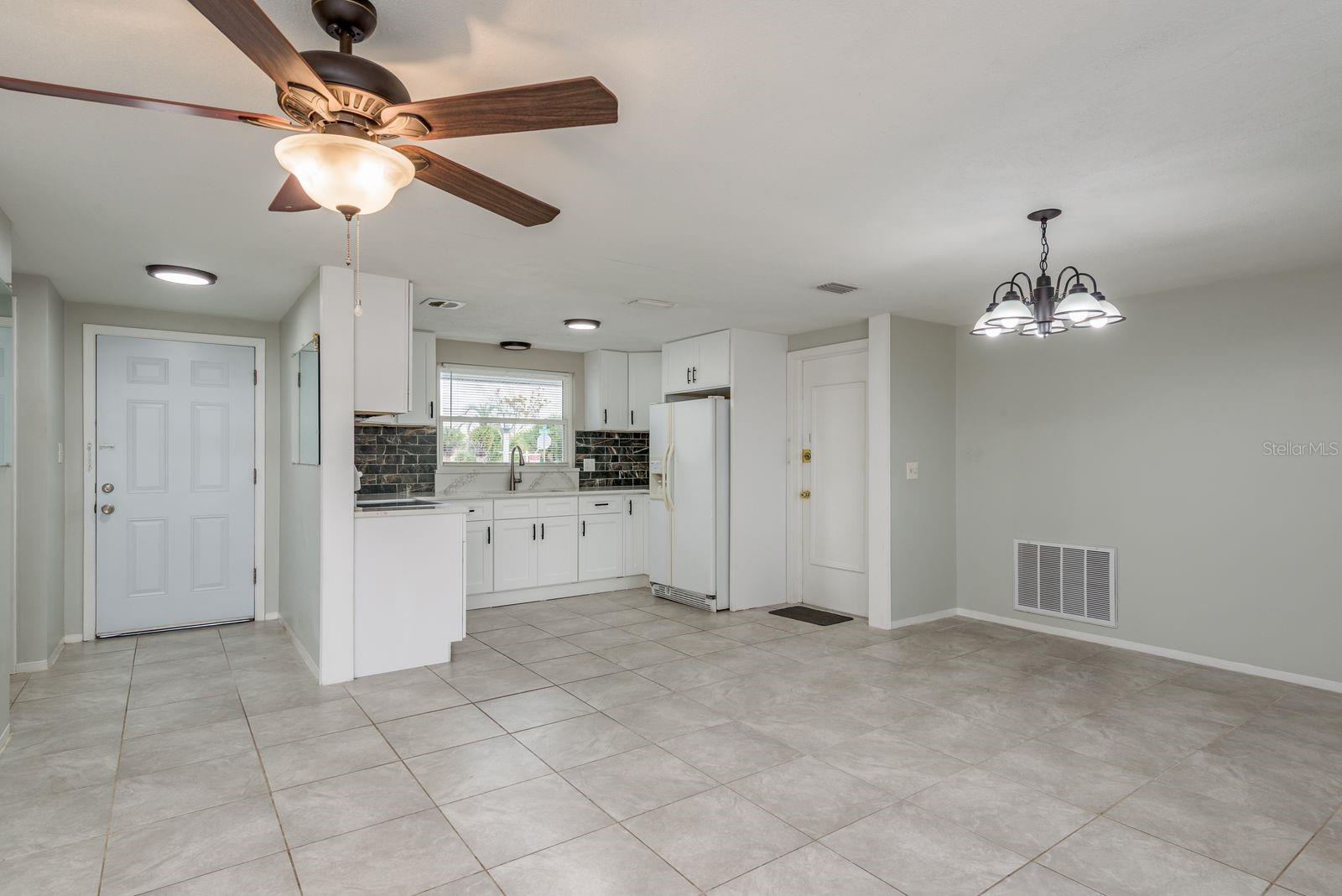 JASMINE LAKES - Residential Lease