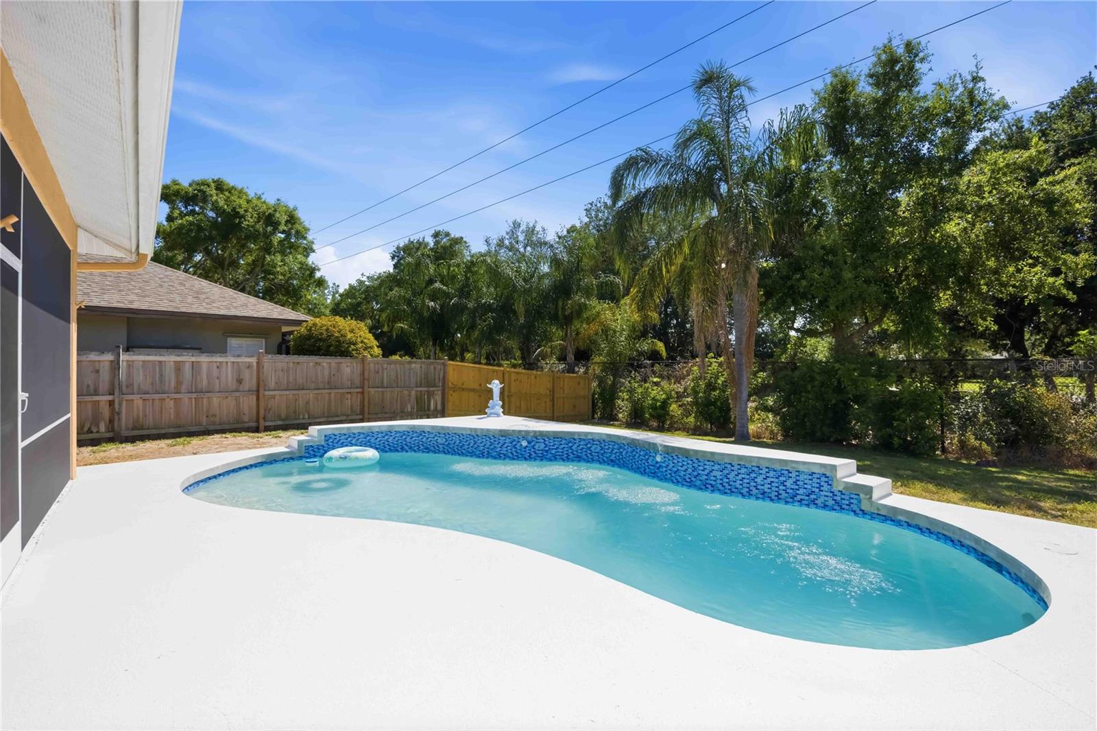 BAY OAKS ESTATES - Residential