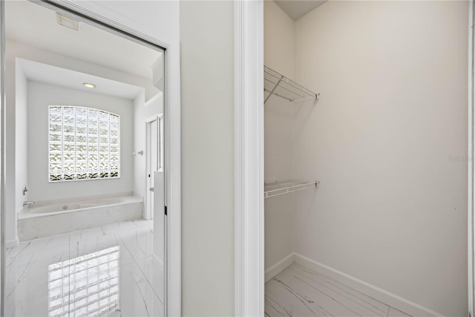 BAY OAKS ESTATES - Residential