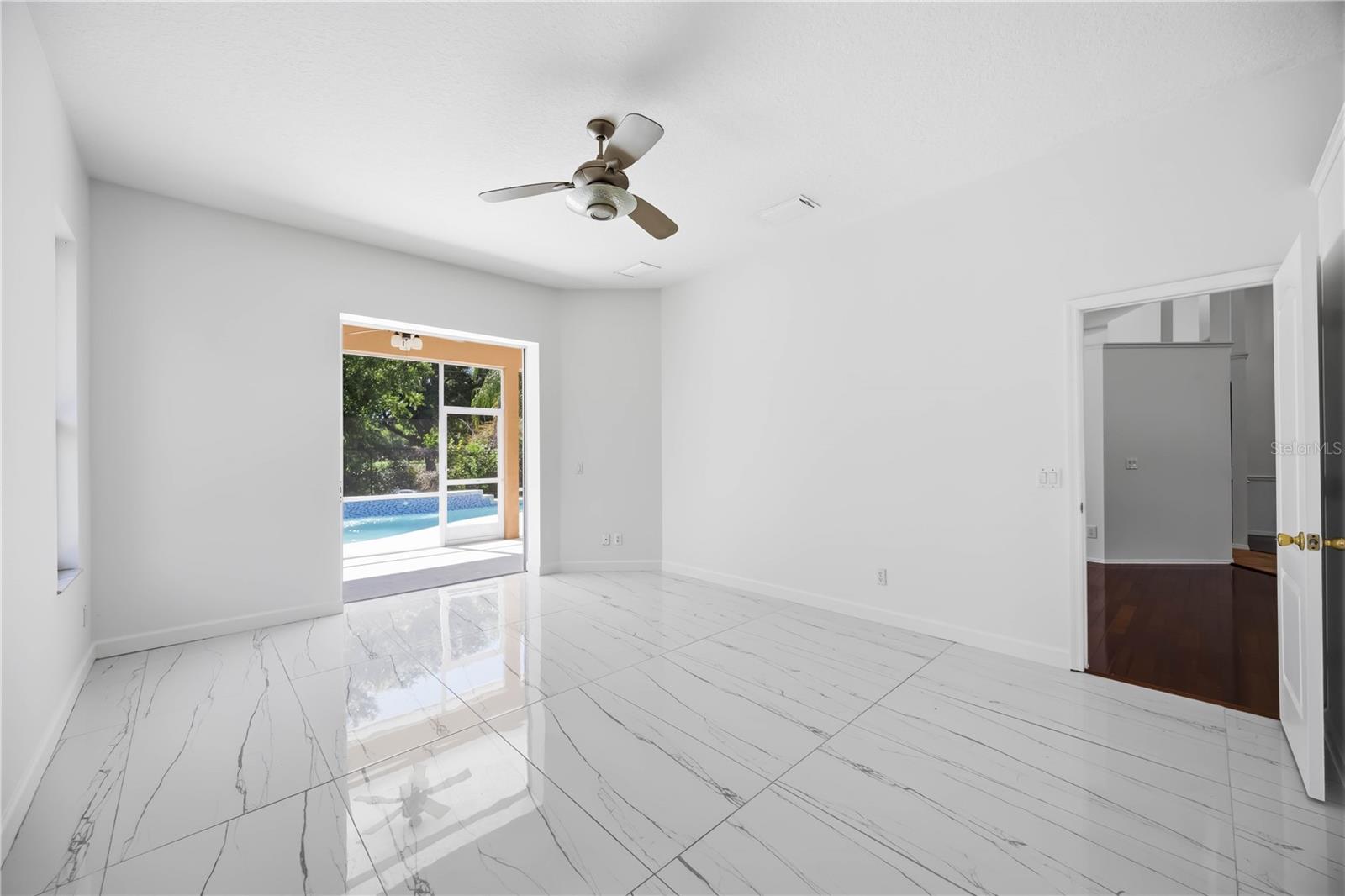 BAY OAKS ESTATES - Residential
