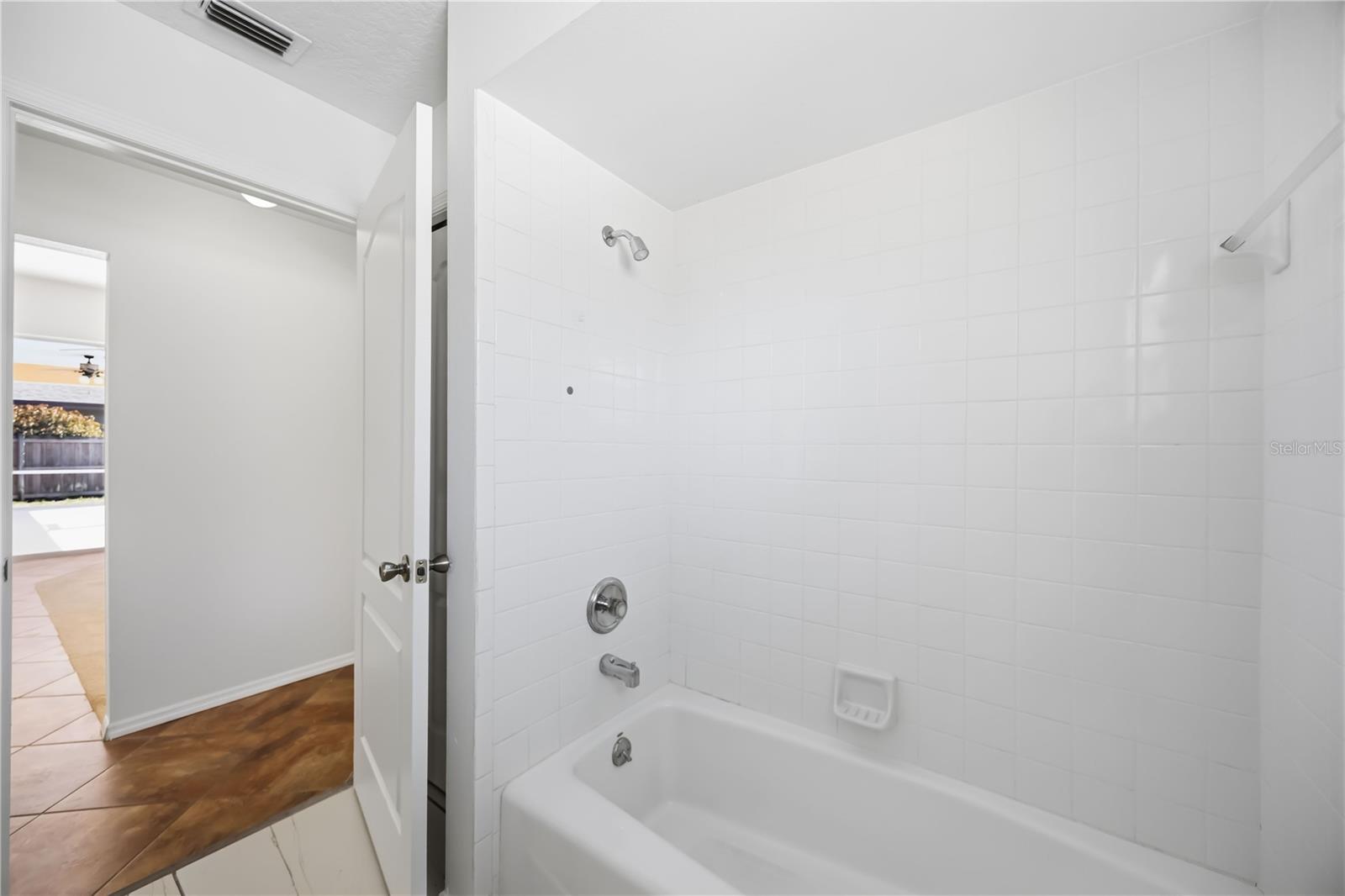 BAY OAKS ESTATES - Residential