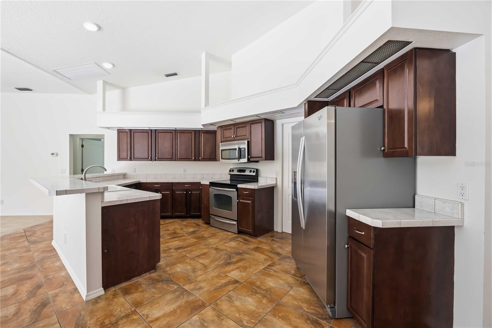 BAY OAKS ESTATES - Residential