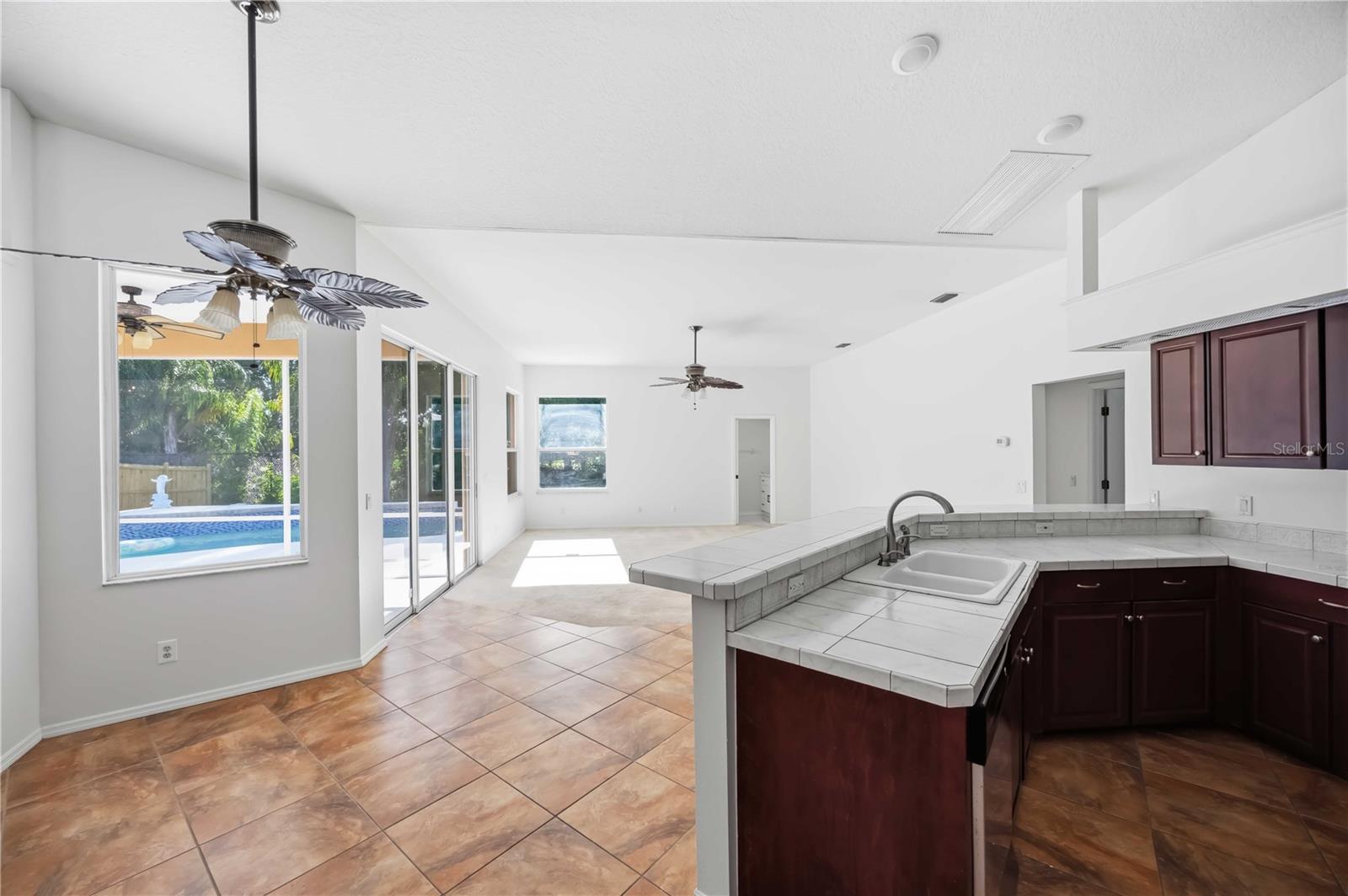 BAY OAKS ESTATES - Residential