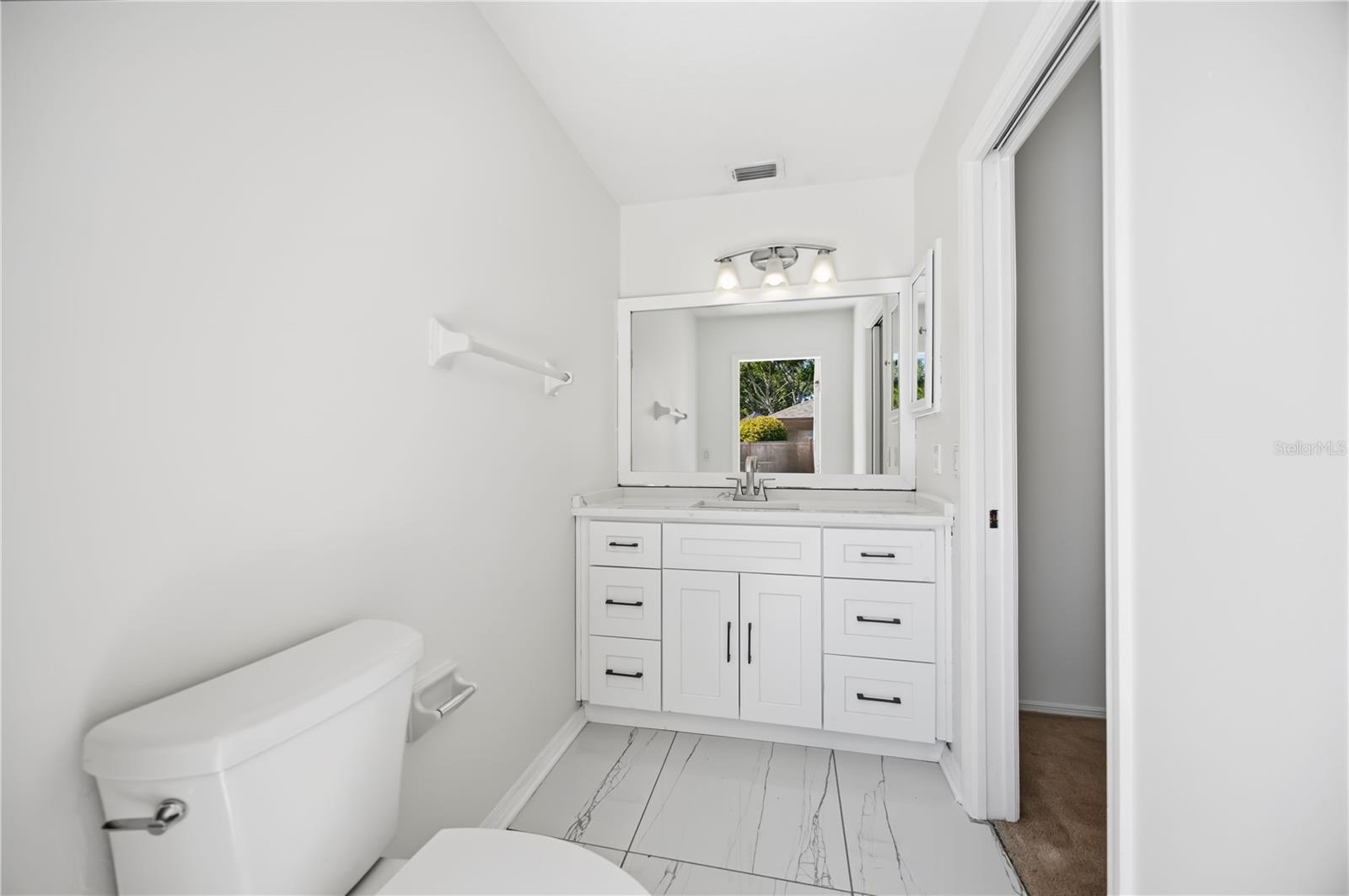 BAY OAKS ESTATES - Residential