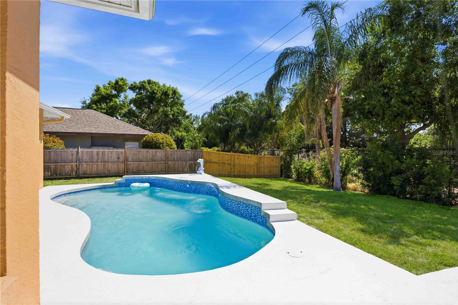 BAY OAKS ESTATES - Residential