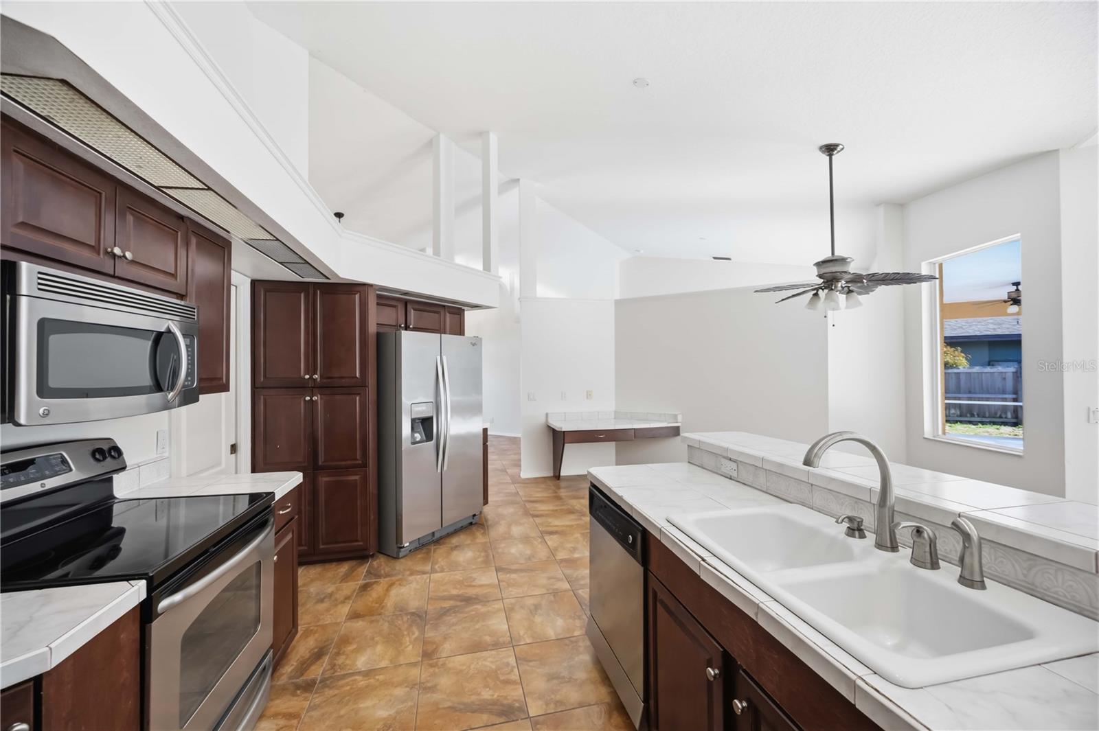 BAY OAKS ESTATES - Residential