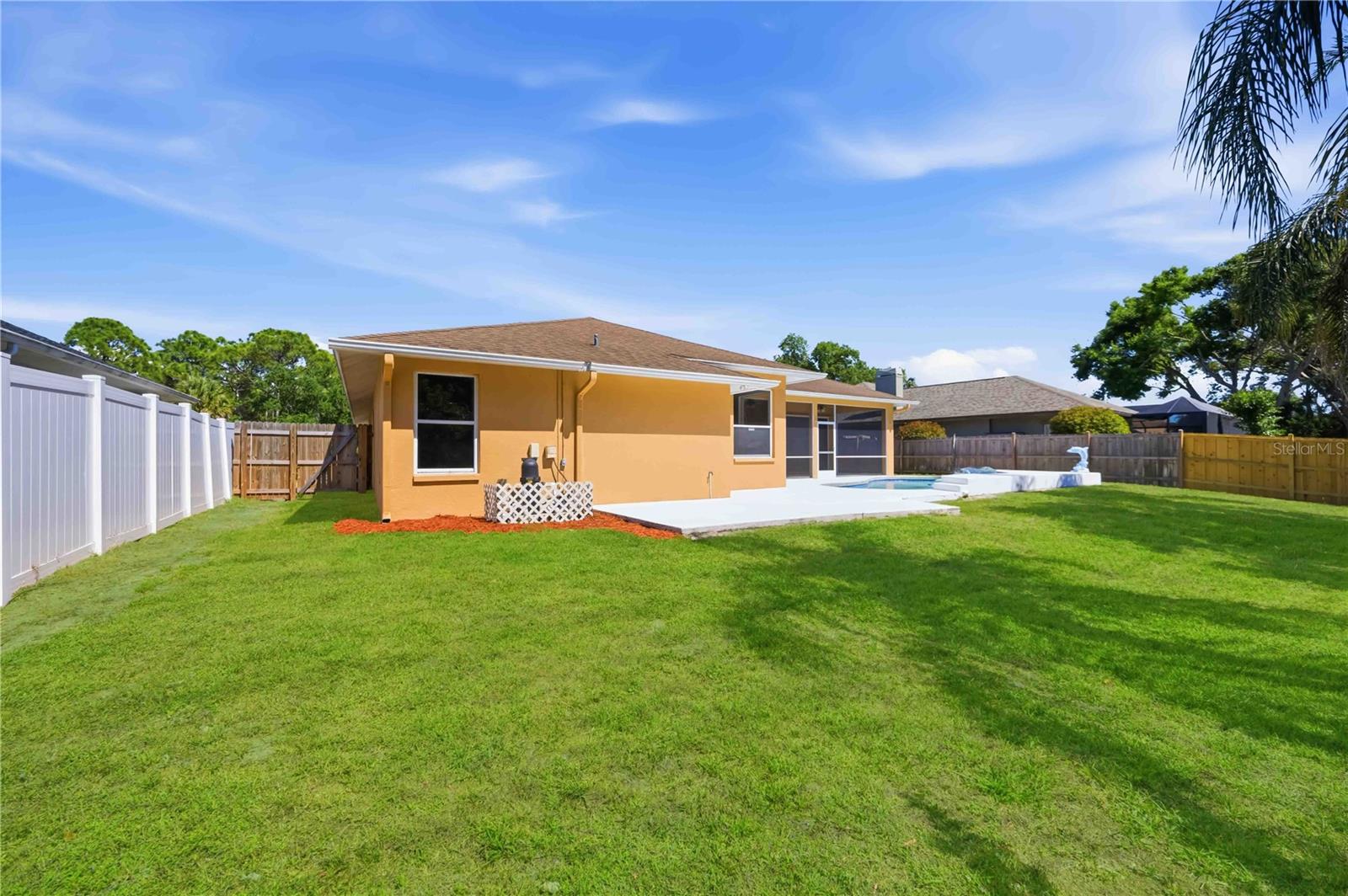 BAY OAKS ESTATES - Residential