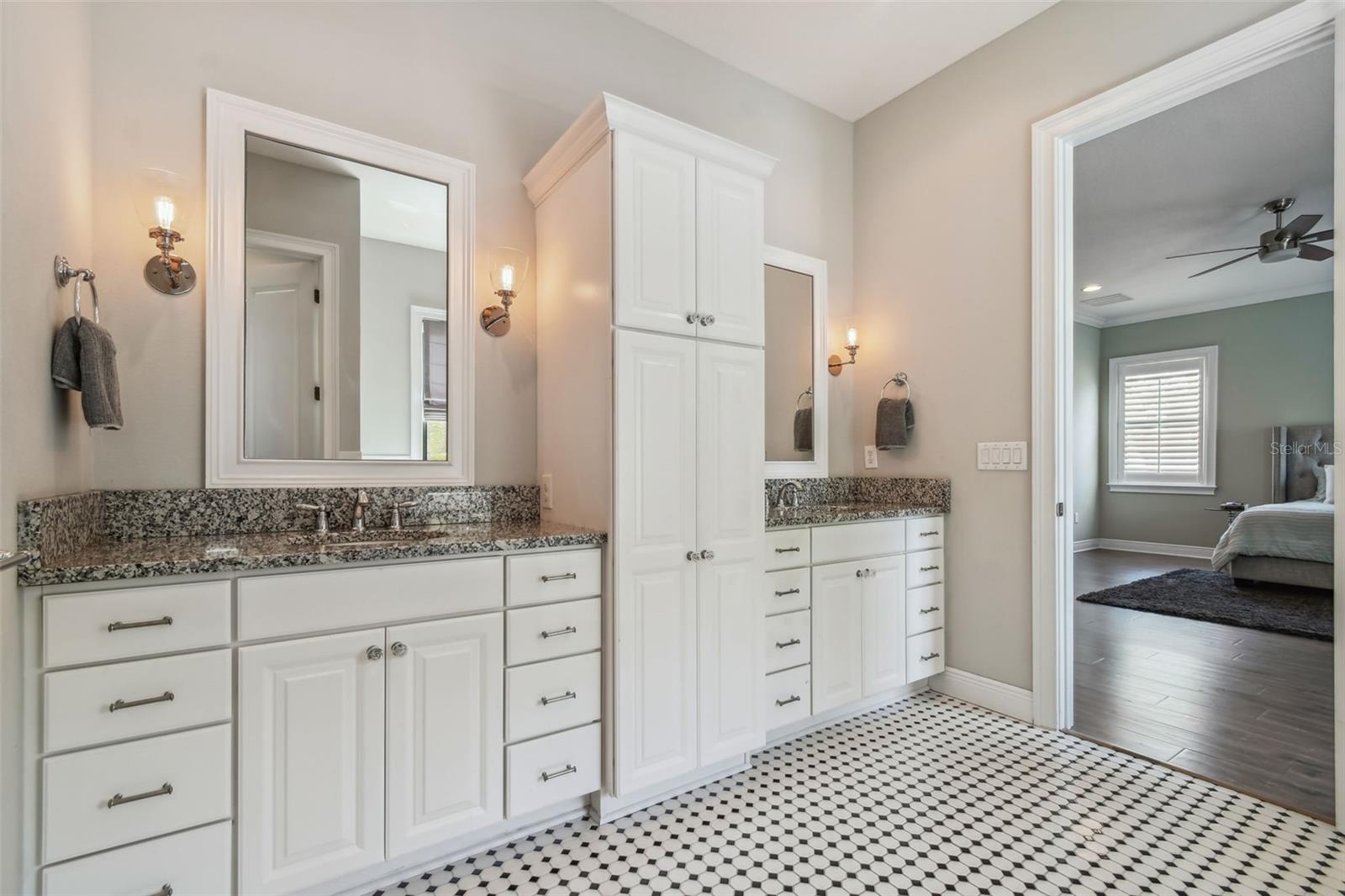 DAVIS ISLANDS PB10 PG52 TO 57 - Residential