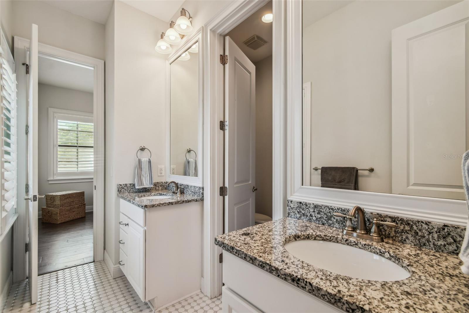 DAVIS ISLANDS PB10 PG52 TO 57 - Residential