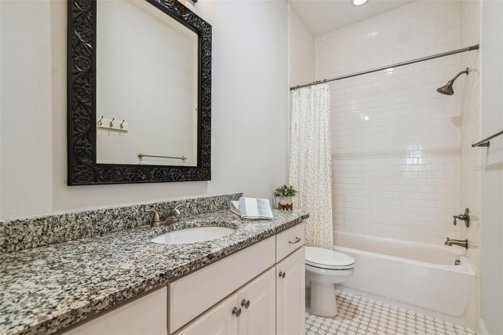 DAVIS ISLANDS PB10 PG52 TO 57 - Residential