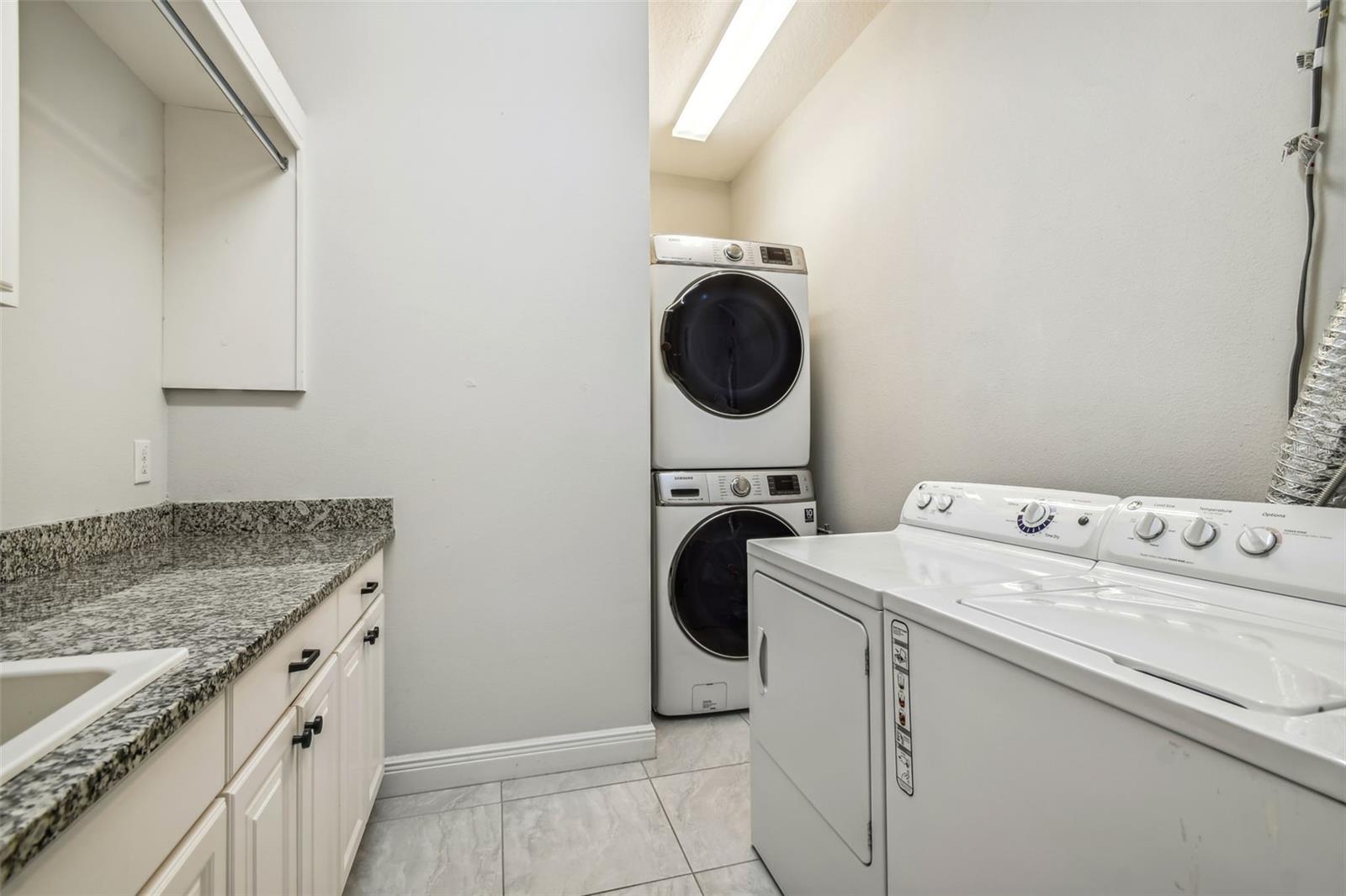 DAVIS ISLANDS PB10 PG52 TO 57 - Residential