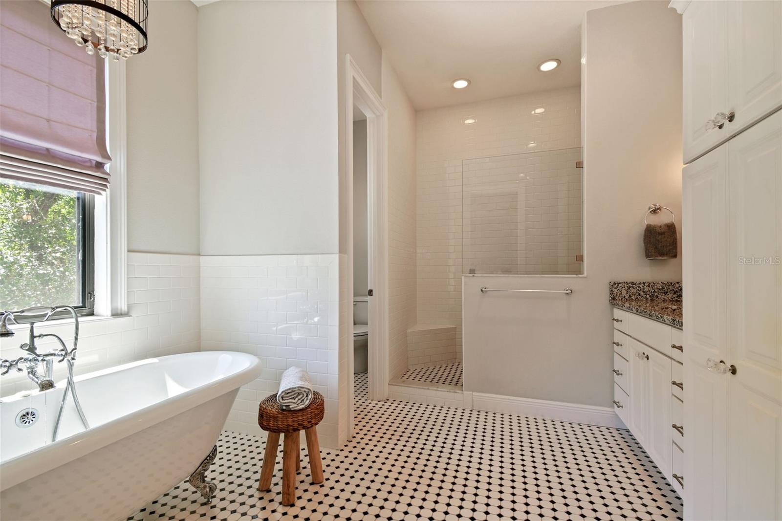 DAVIS ISLANDS PB10 PG52 TO 57 - Residential