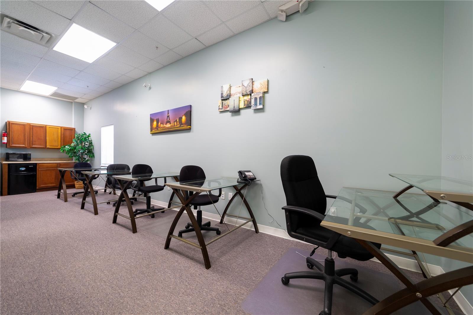 PEPPER MILL PLAZA REP - Commercial Lease