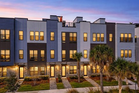 Photo of 2038 Packing District Way, Orlando, FL 32804 (MLS # O6376869)