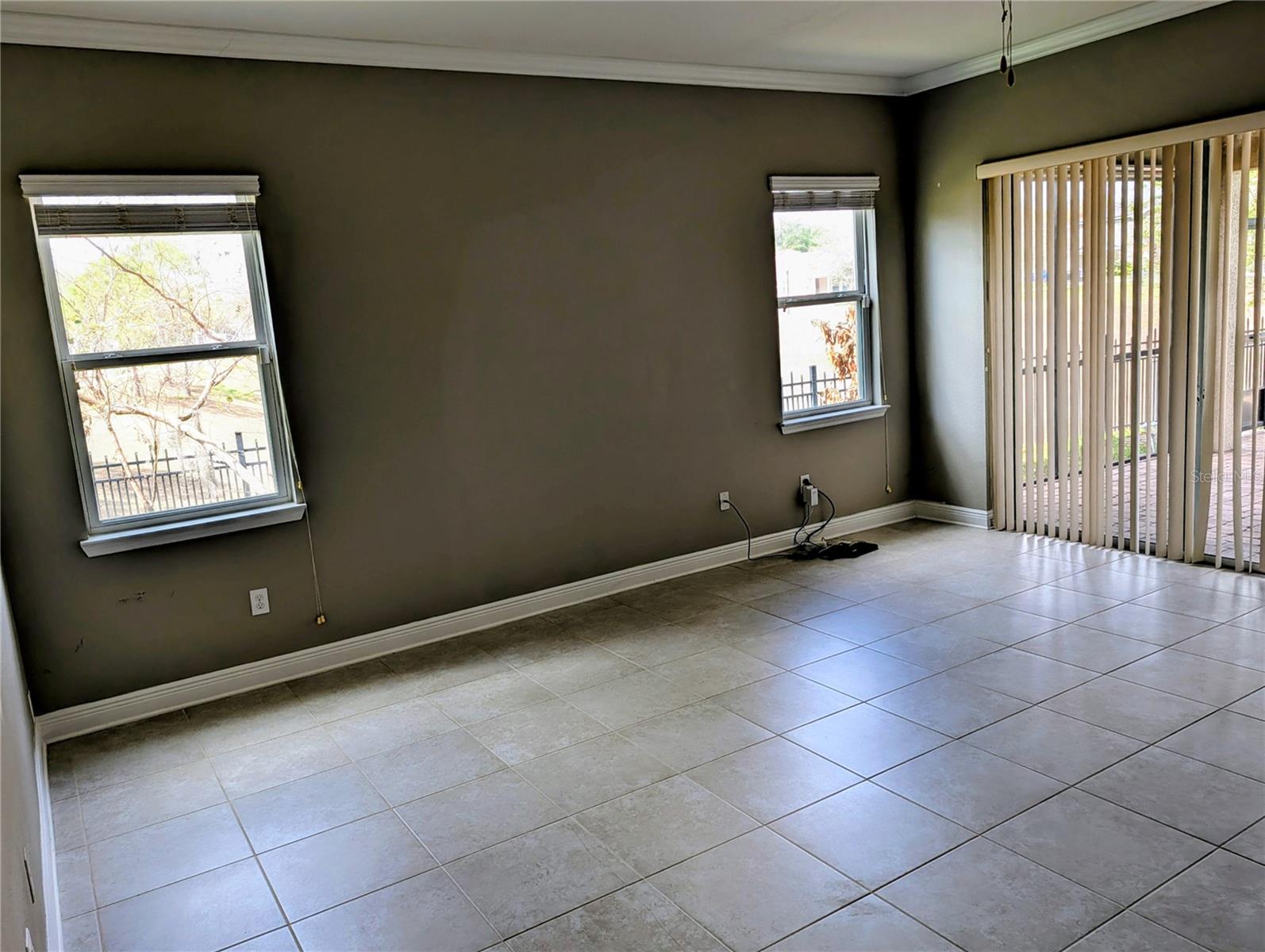 CROSBY CROSSINGS EAST - Residential Lease