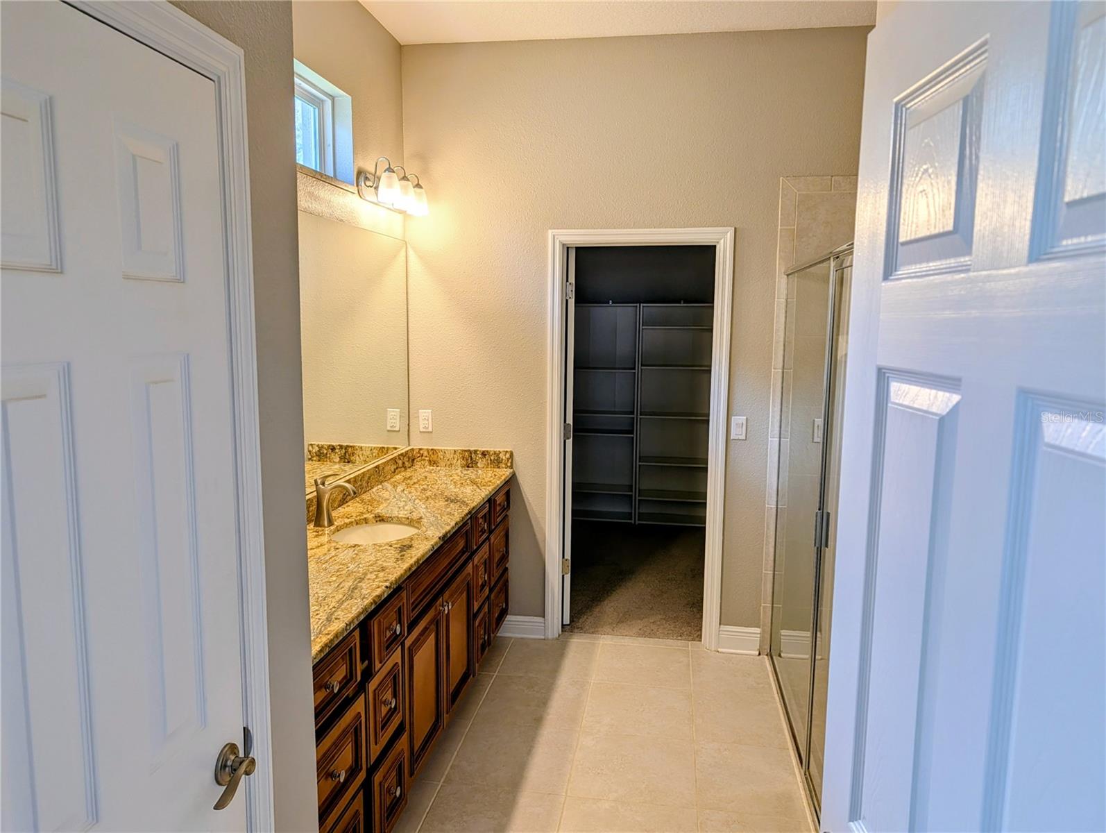 CROSBY CROSSINGS EAST - Residential Lease