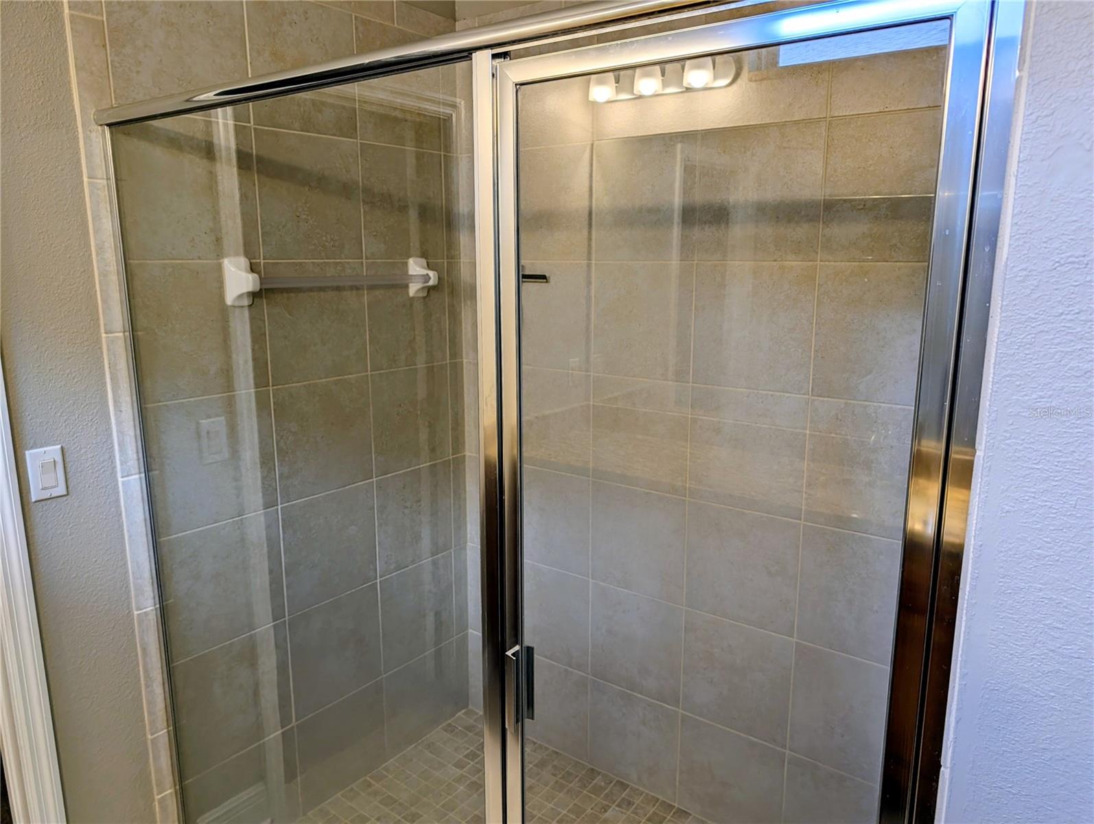 CROSBY CROSSINGS EAST - Residential Lease