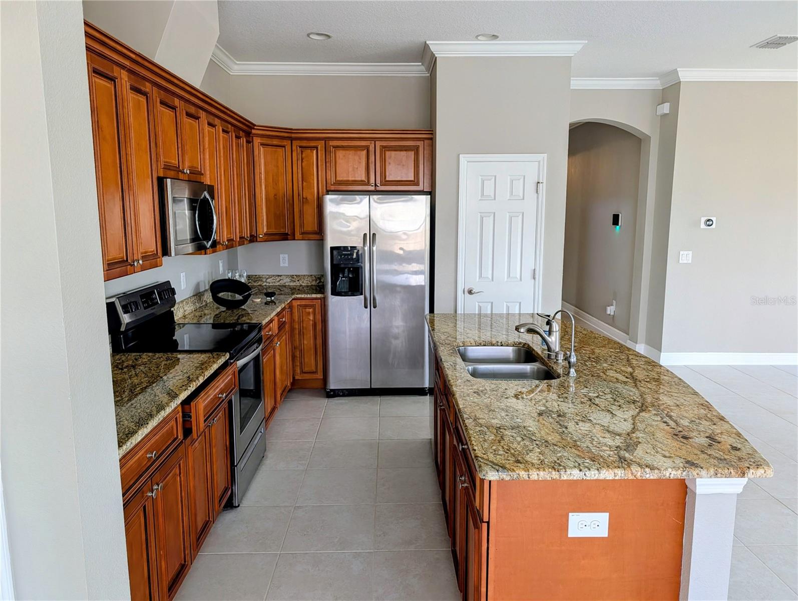 CROSBY CROSSINGS EAST - Residential Lease