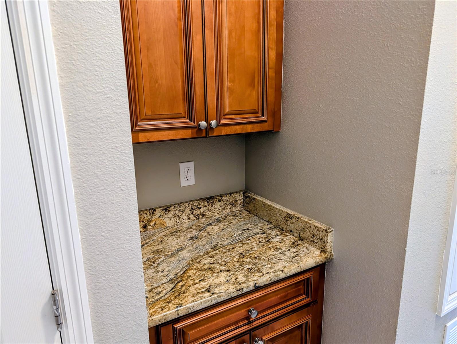 CROSBY CROSSINGS EAST - Residential Lease