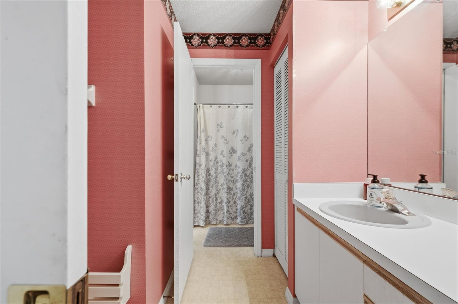 LAKE FOREST CONDO - Residential