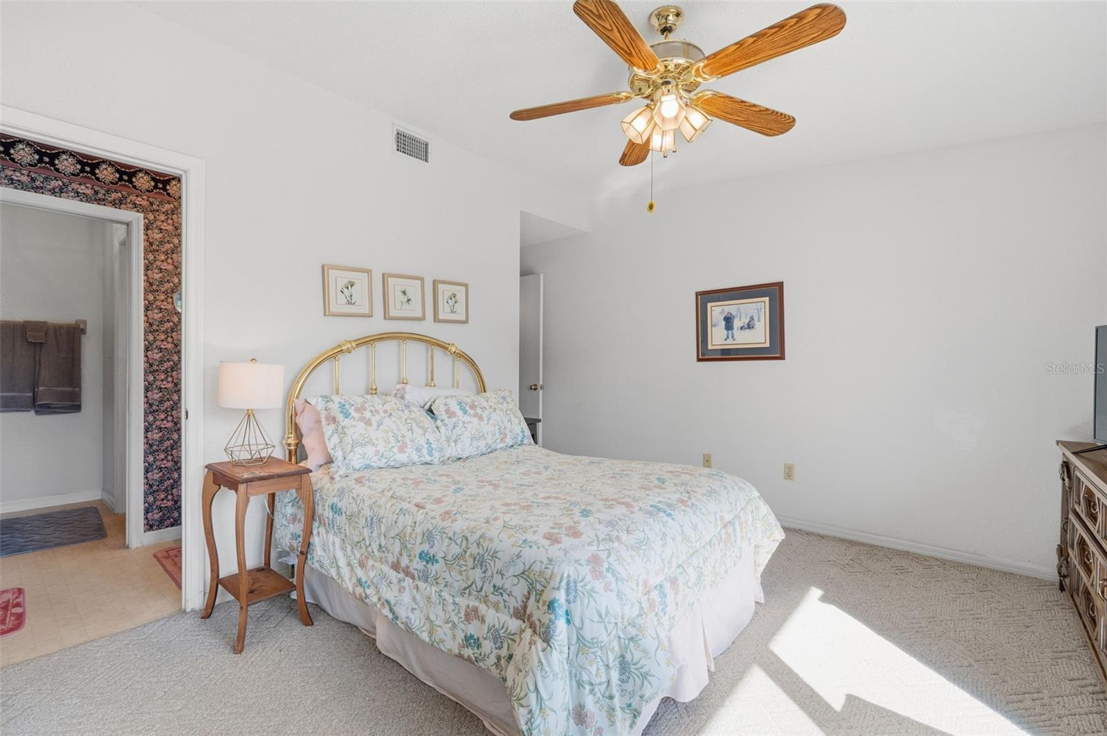 LAKE FOREST CONDO - Residential