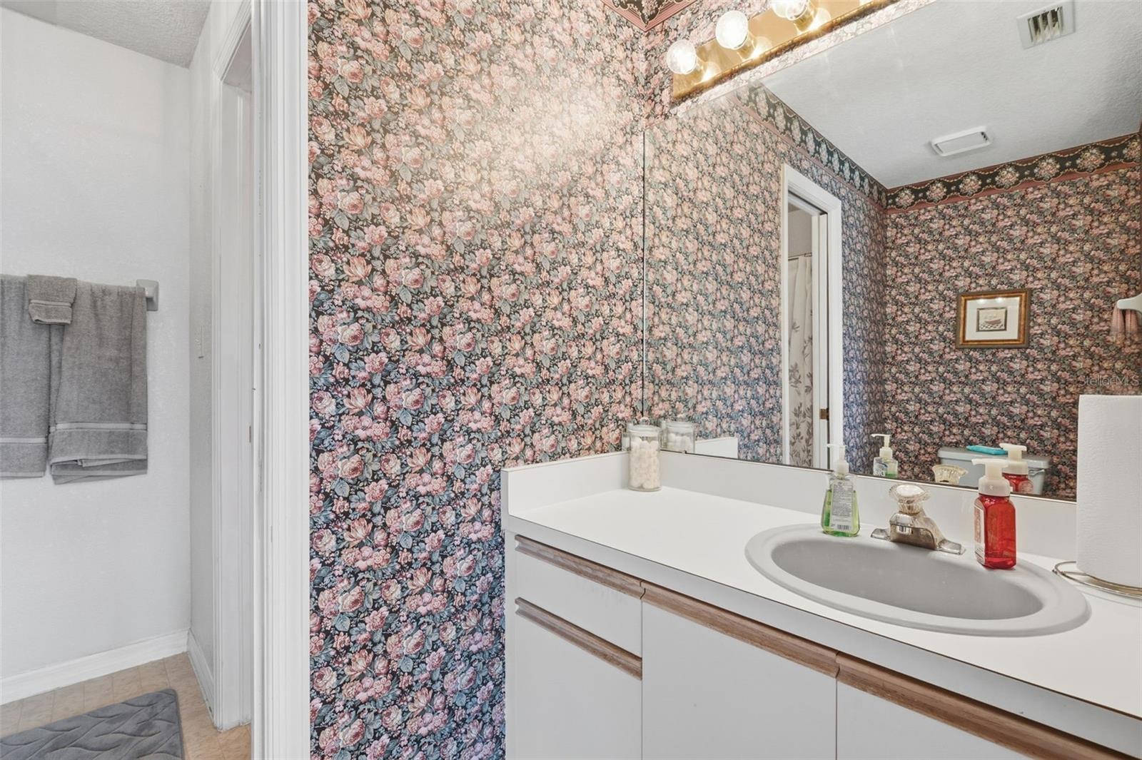 LAKE FOREST CONDO - Residential