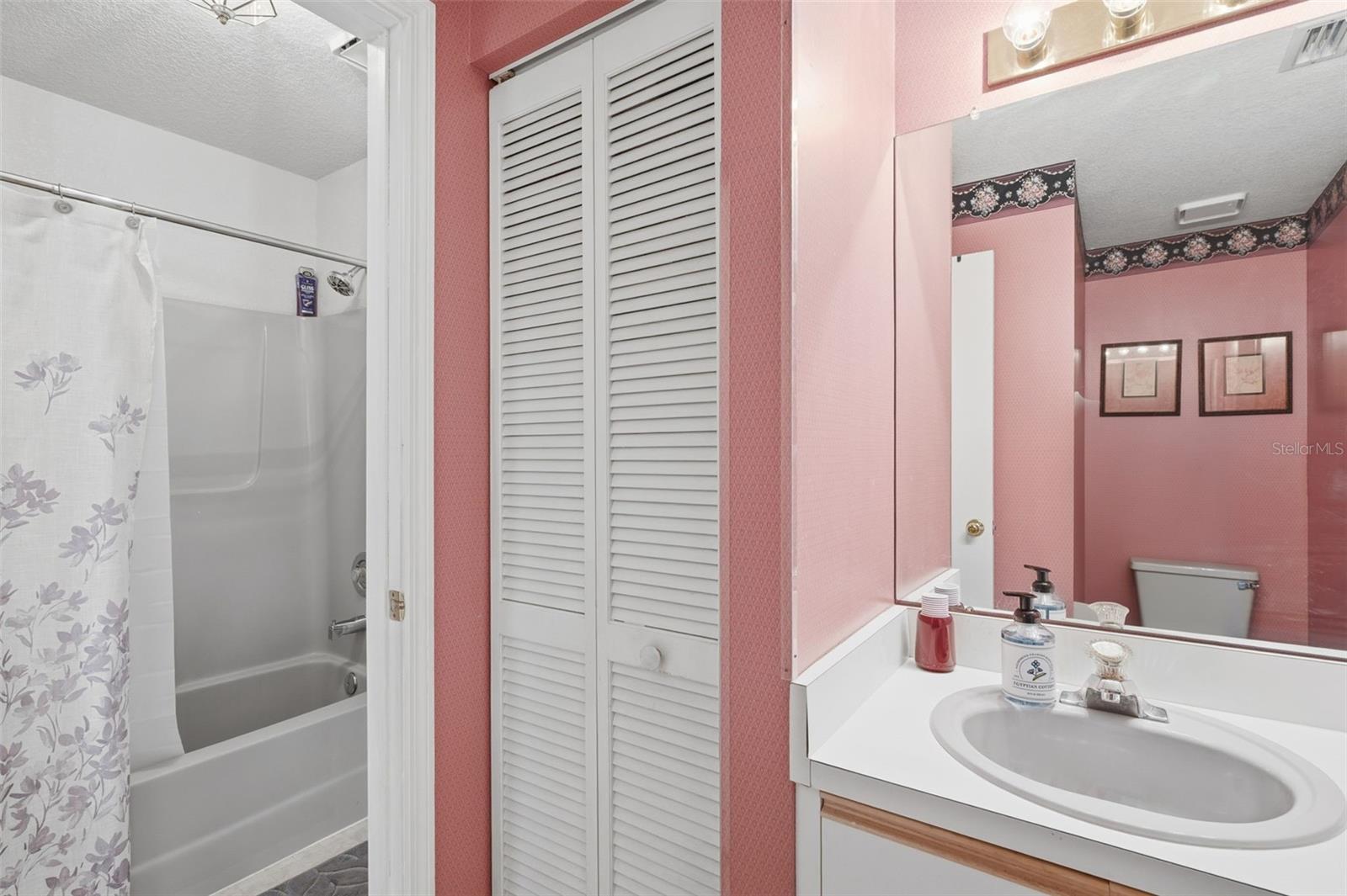 LAKE FOREST CONDO - Residential