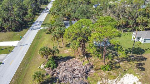 A home in PORT CHARLOTTE