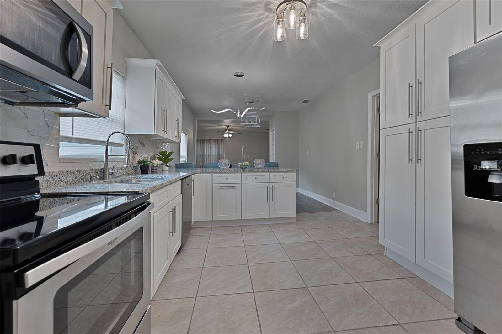 2812 TOM BREWER LANE