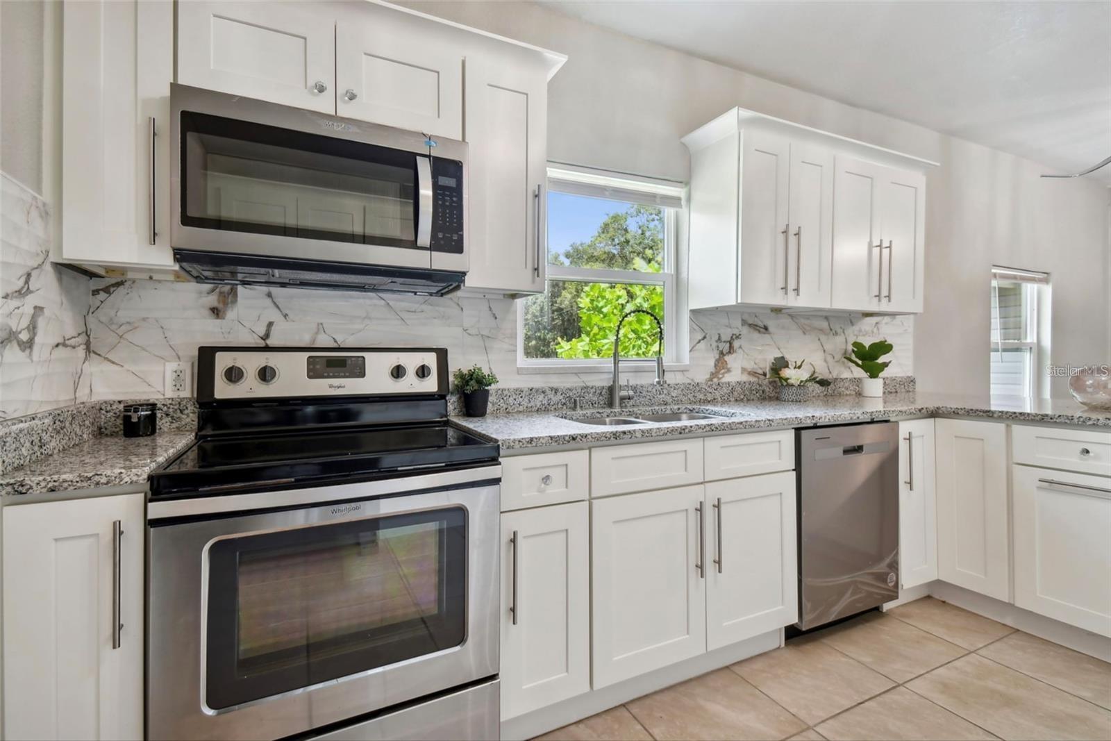 2812 TOM BREWER LANE