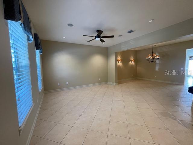 930 GREENLAWN STREET