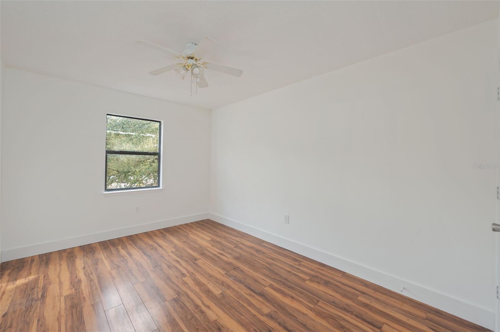 VALPARAISO PINECREST 05 - Residential