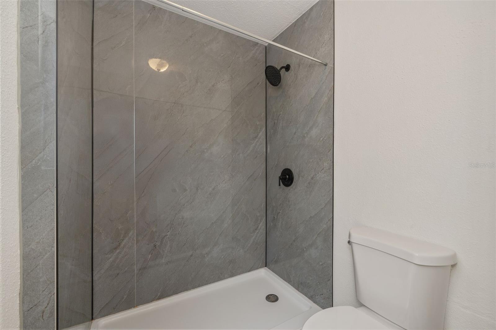 VALPARAISO PINECREST 05 - Residential